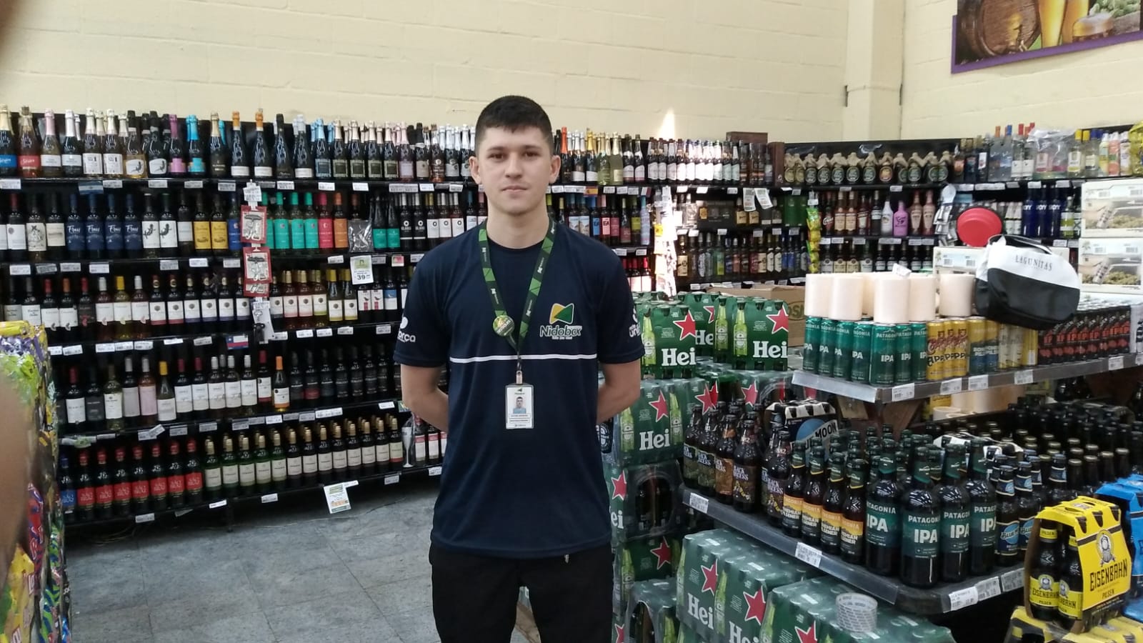 Trajetória de Sucesso: Victor Emanuel de Jovem Aprendiz a Líder de Mercearia no Supermercado Nidobox Loja Alberto Magno