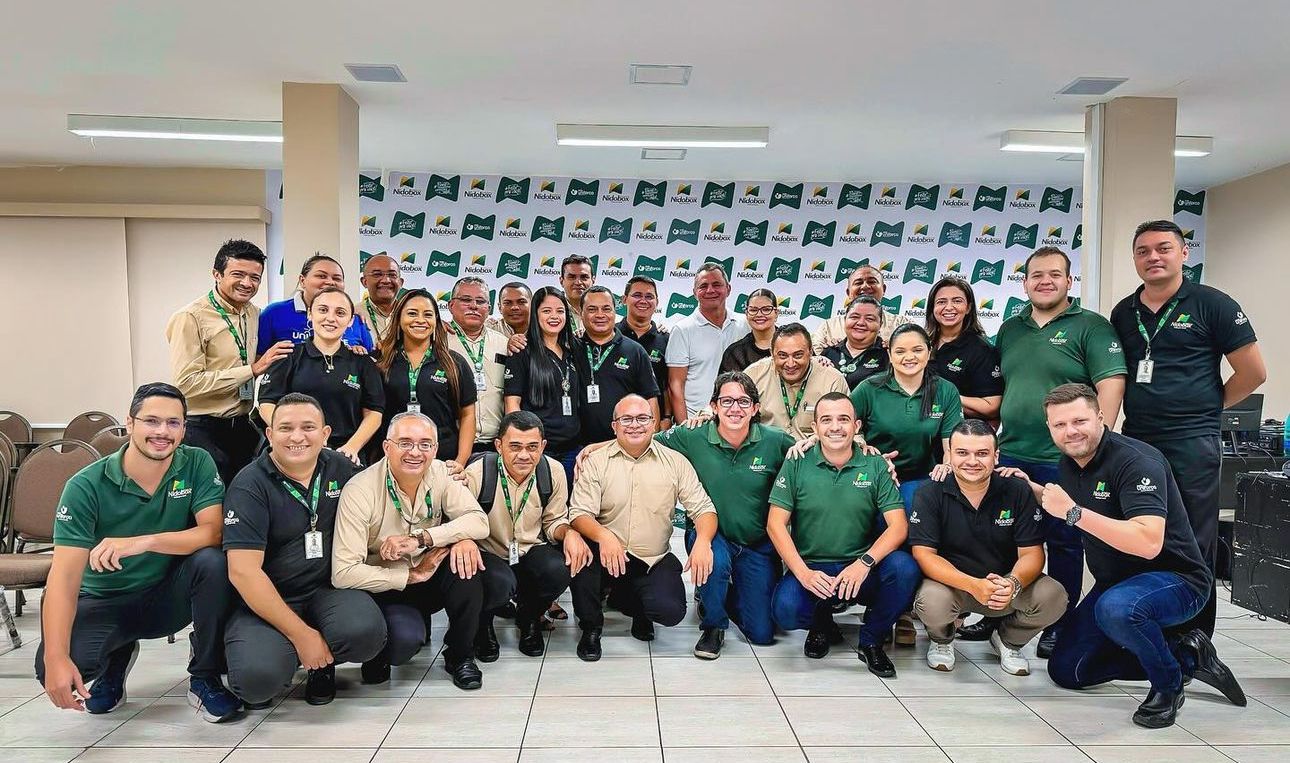 Foto: Divulção (Gerentes e supervisores do Supermercado Nidobox)